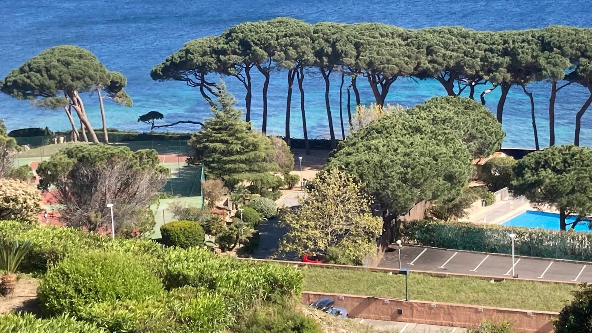 Appartement Vue Mer, Acces Prive Plage, Piscine Sainte-Maxime 0*,  France